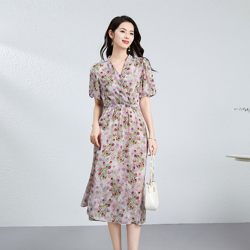 Silk Dress with a High-End Feel, 2026 Summer New Style, Waist-Cinching Lantern Sleeves, High-End V-Neck Long Silk Dress