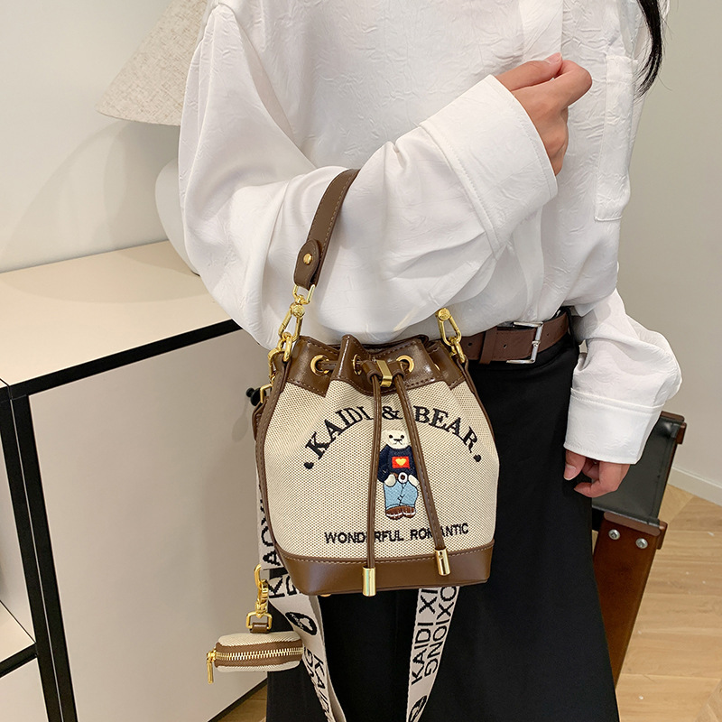 Katie Bear 2025 New Women's Bag Bucket Bag Embroidered Cute Bear Shoulder Crossbody Bag Drawstring Bucket Bag Women