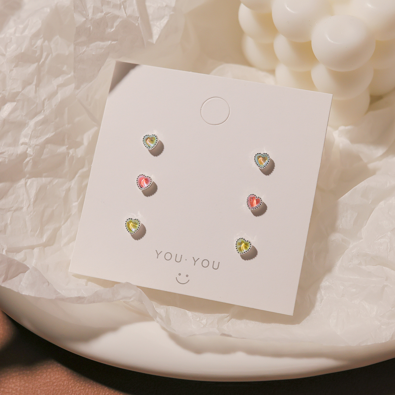 Juego de pendientes de aguja plateados, sencillos y compactos para mujer, pendientes geométricos en forma de corazón, bonitos, dulces y versátiles, venta al por mayor para puestos de mercado