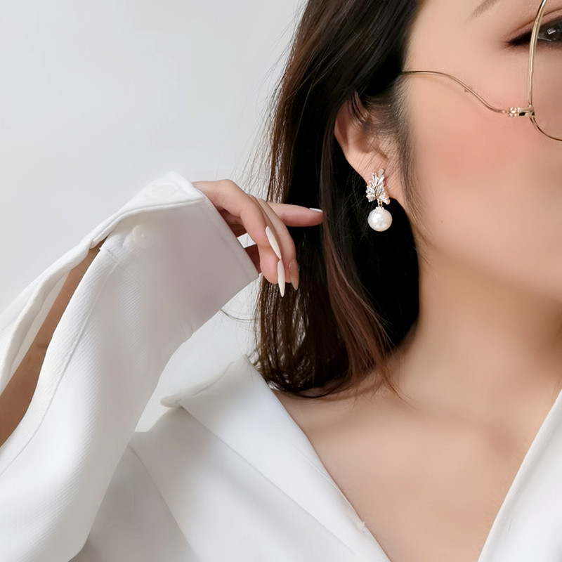 Street Occasion Copper Material 1 Pair Baroque Style Leaf Flower Copper Inlay Artificial Gemstones Drop Earrings