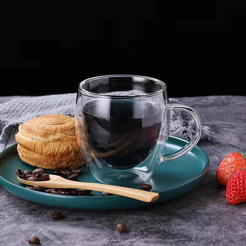 Venta al por mayor de borosilicato de doble capa taza de café con mango de vidrio taza de agua taza cuadrada taza de café de oro estándar taza de café perfumado té