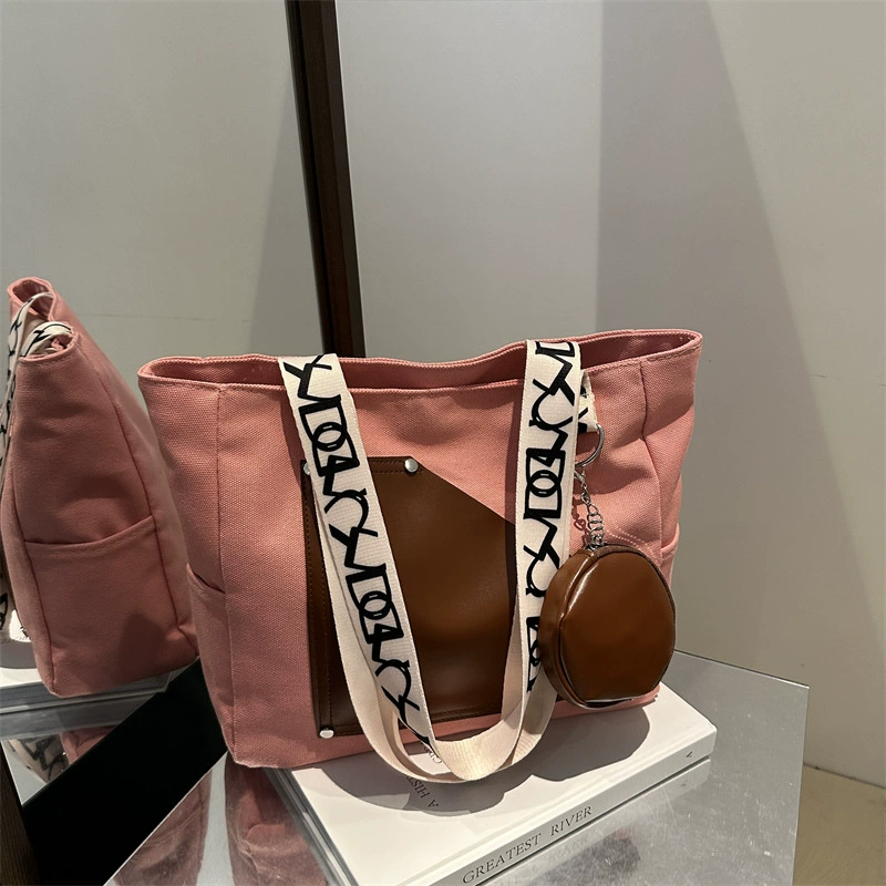 Capacious shopping bag for traveling, increased thickness