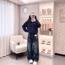 春秋季女童格纹连帽拉链外套搭配凯蒂猫挂件牛仔裤两件套时髦套装