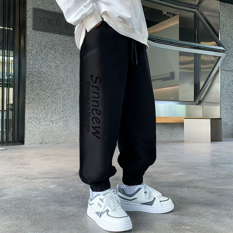 Мальчики осенние и зимние брюки 2024 новые дикие бархатные толстые брюки