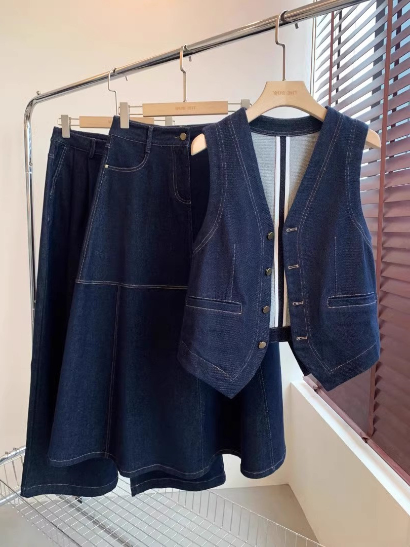 Áo vest denim không tay cổ chữ V phong cách retro, xếp lớp thời trang — Áo vest màu xanh đậm chi tiết 1