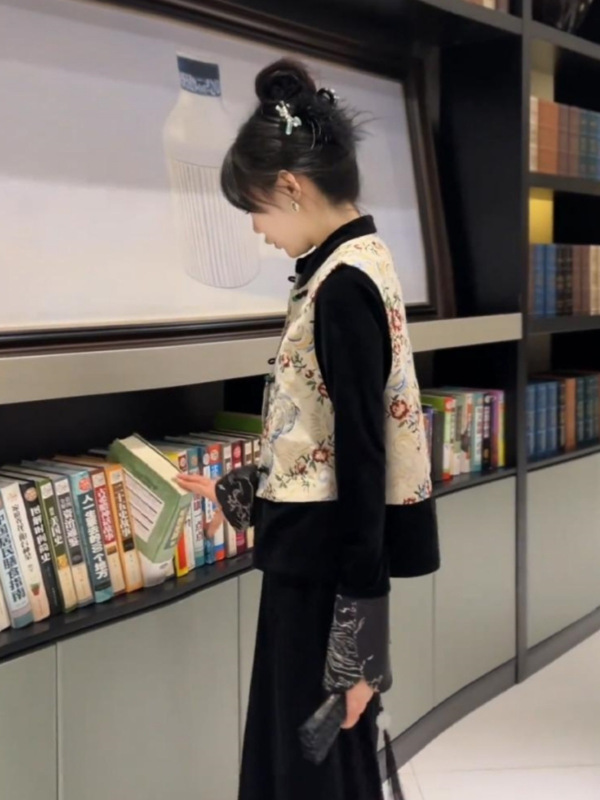 女性2025春の新型高級感新中国風盤ボタン馬甲コートワンピース2点セット|undefined