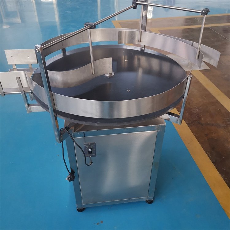 Máquina de acabado automático de botellas de plástico con largo tiempo de servicio estable y dispositivo de botellas de bebida tipo disco giratorio