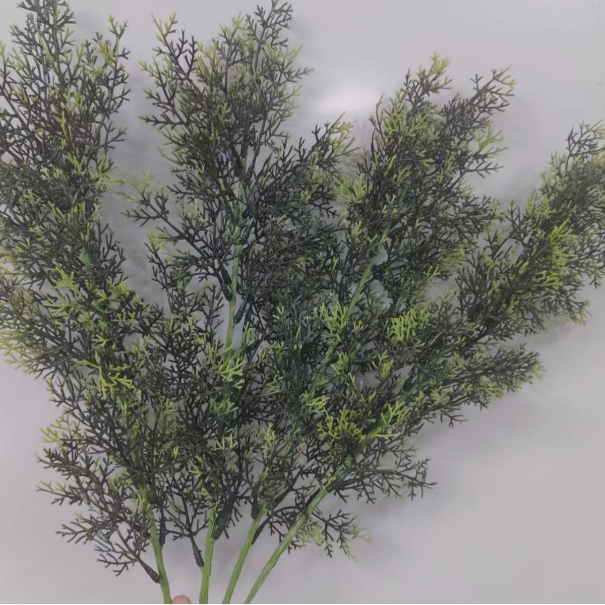 Simulación de hojas de pino y ciprés al por mayor de plástico ramas de pino y ciprés decoración interior y exterior hojas de pino hojas de árbol de navidad hojas individuales