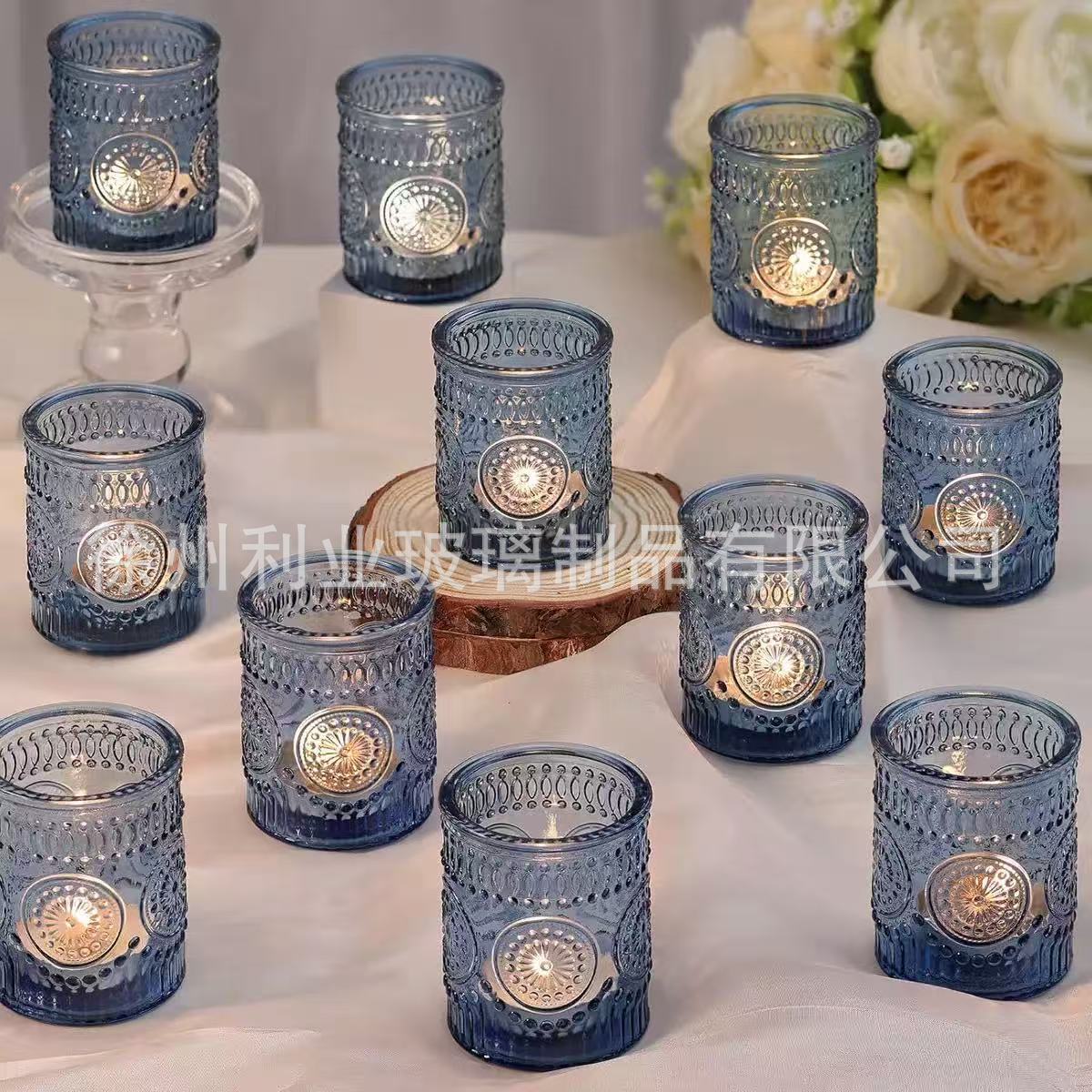 Amazon transfronterizo se especializa en candelabros de vidrio en relieve, juegos de candelabros de incienso de colores, tazas de velas a rayas, candelabros a rayas, estampados en Ling