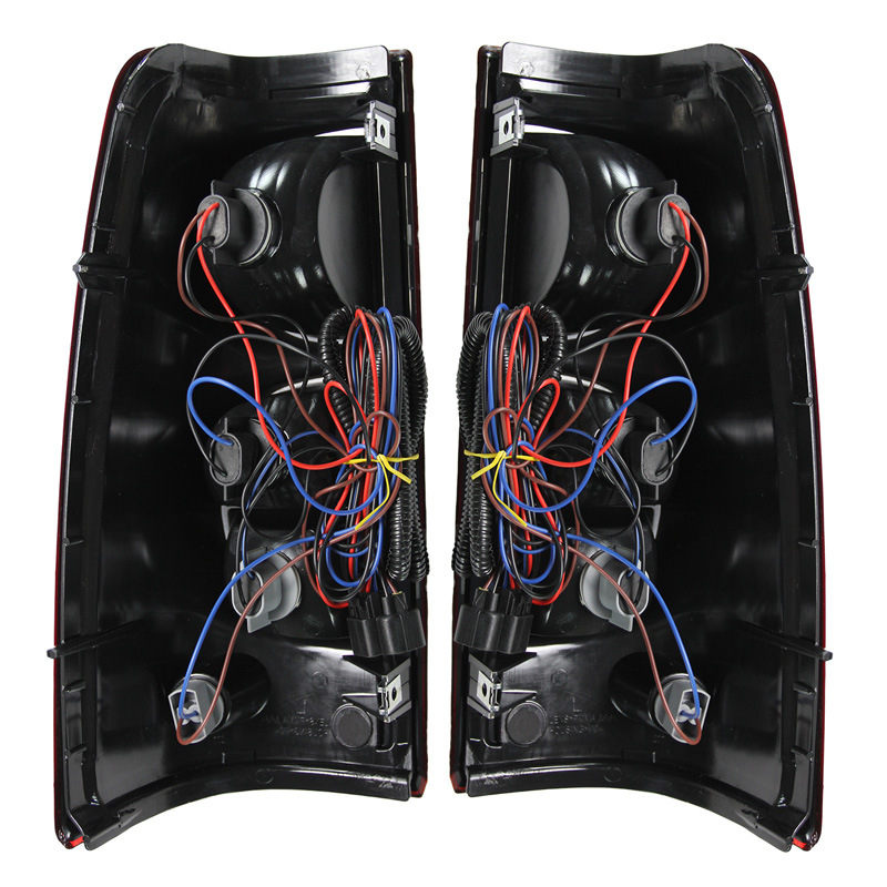 Aplicable a Chevrolet 03 - 06 Silverado Luz trasera Sorode original halógeno modelo de borde negro