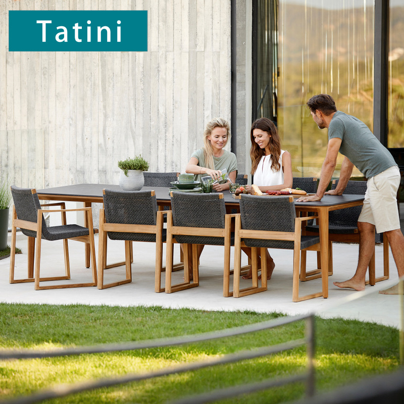 Mesa y silla al aire libre patio villa al aire libre de madera maciza jardín al aire libre balcón impermeable a prueba de agua combinación de mesa y silla de teca