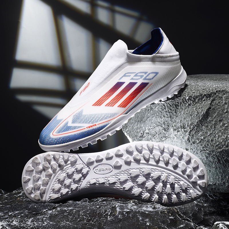 сломанные ногти белые