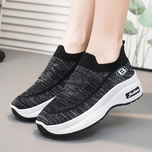 2026 summer soft sole breathable women's shoes height-increasing sneakers spring thick sole women's casual shoes Western-style all-matching soft sole