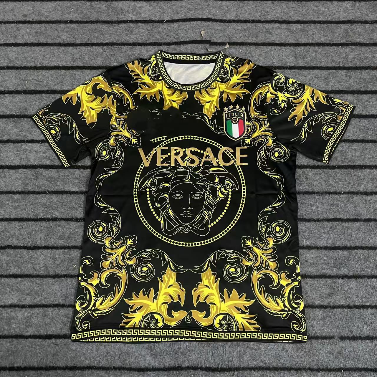 Una generación de uniformes de fútbol, nuevos uniformes de entrenamiento, camisetas, Italia AC, Barcelona, Real Madrid, Brasil, Japón, Ajax