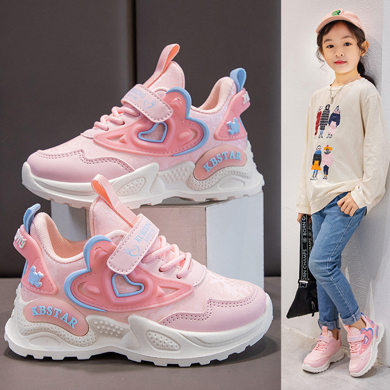 Zapatilla de deporte de las muchachas al por mayor 2024 primavera nuevos zapatos para correr de cuero de fondo suave zapatos de papá de las niñas zapatos Casuales