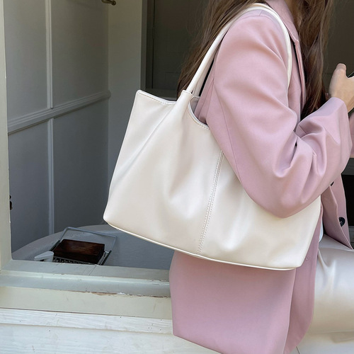 2024 new tote bag popular in Japan and South Korea this year, niche fashion large capacity daily commuting portable shoulder bag