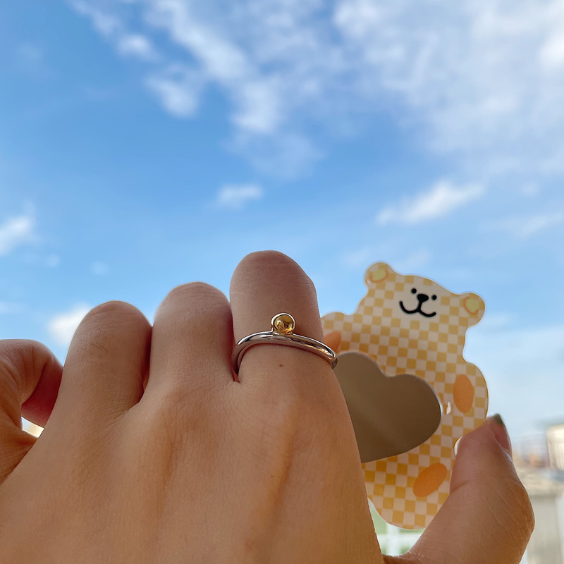 Semplice, versatile, anello da donna con apertura della bocca in oro e argento con perle a contrasto, stile cool, nuova tendenza 2022_voghion.com