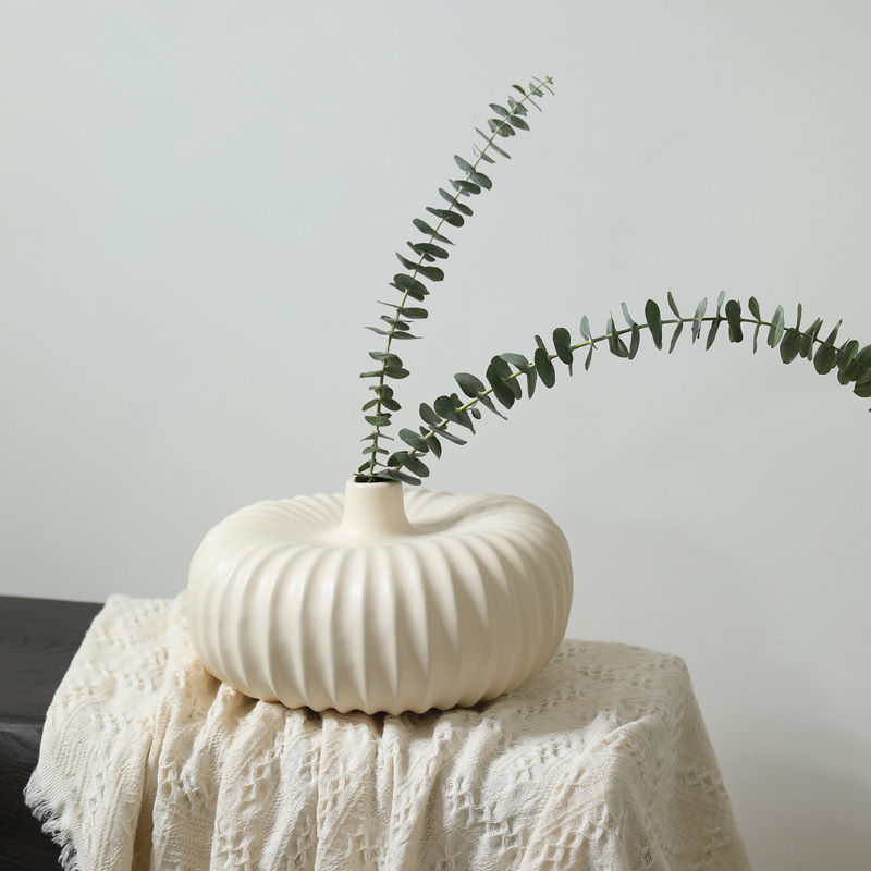Jarrón de cerámica simple, adornos de viento de wabi-ji, accesorios modernos para el hogar, flores de viento, artesanías, frascos de cerámica al por mayor