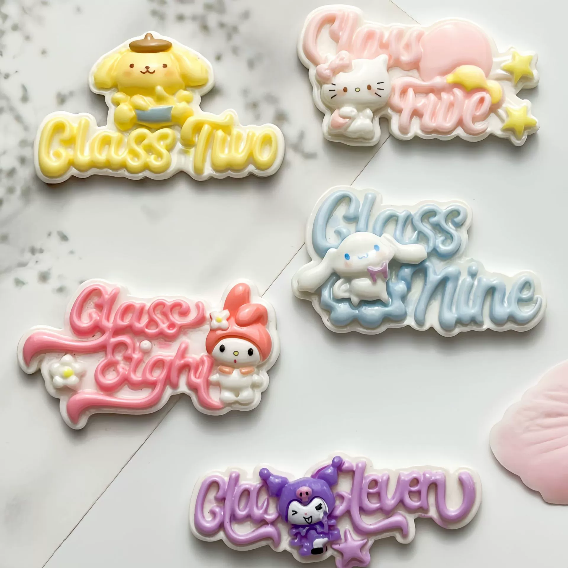 Аксессуары из смолы Мультфильм Sanrio на английском языке бренд diy крем резиновые украшения ювелирные изделия оптовая продажа