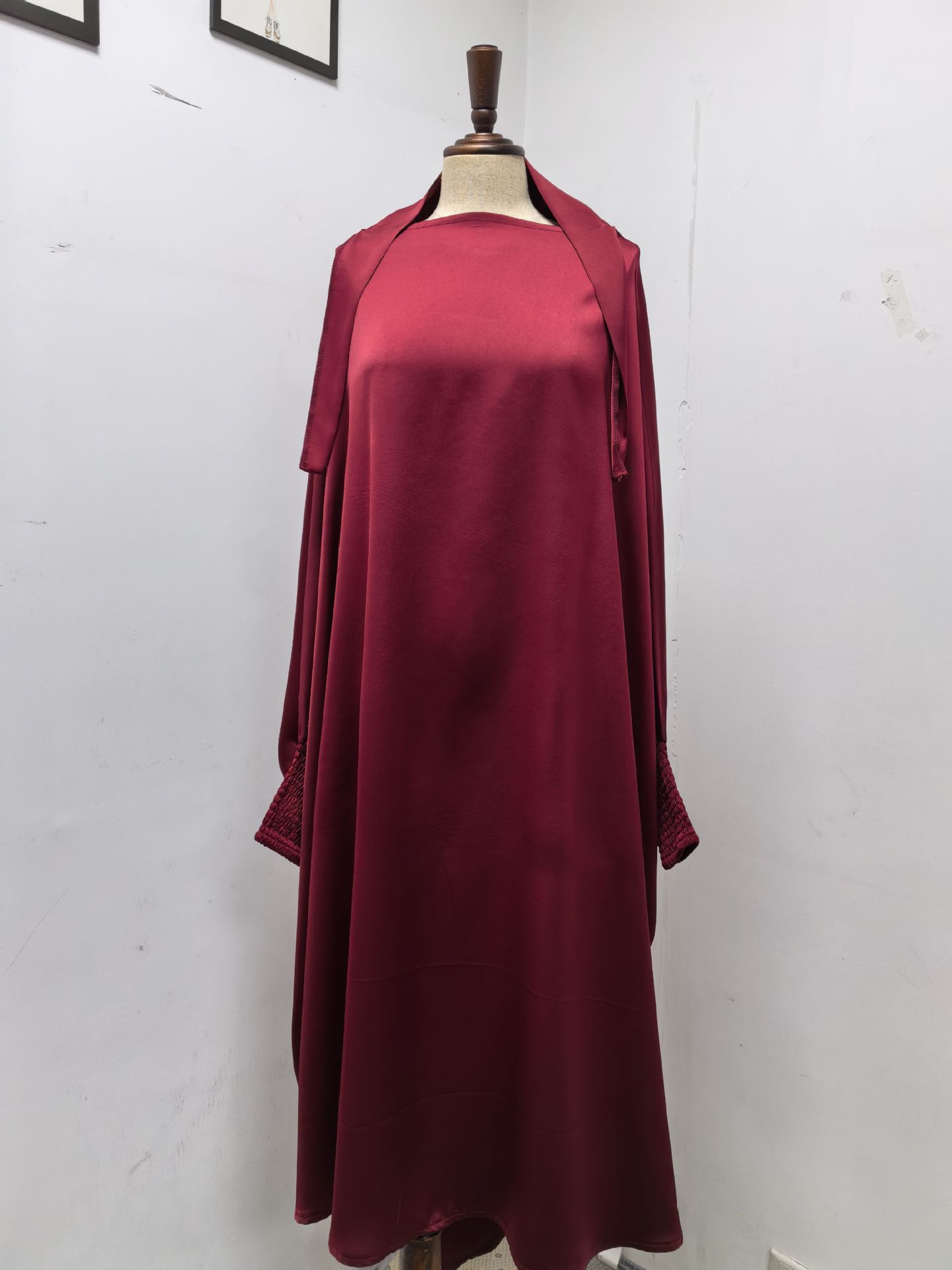 Abaya longa com capuz para mulher e criança moda modesta_voghion.com