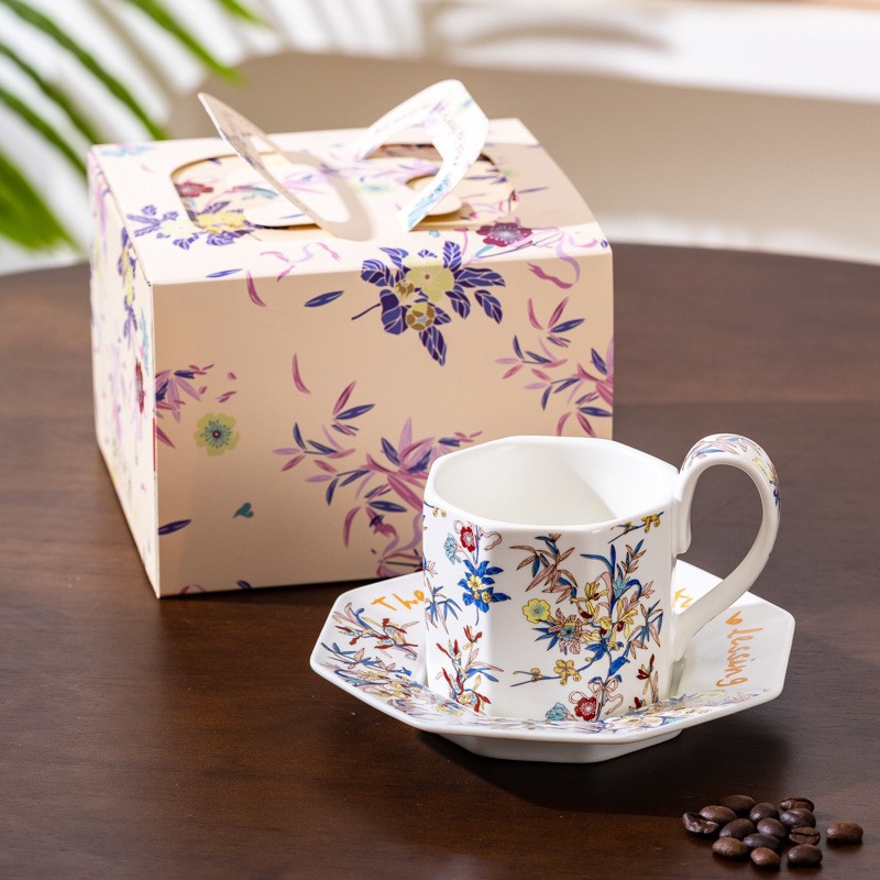 Flores exquisitas amor tazas de café plato tetera de cerámica caja de regalo conjunto de casada de Navidad regalo de cumpleaños