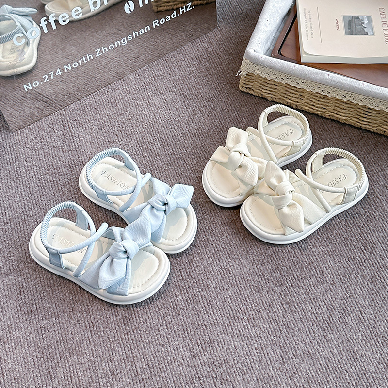 Sandálias para niñas 2026 verano nuevo niño arco de moda universal zapatos princesa zapatos de playa huecos niños image 5