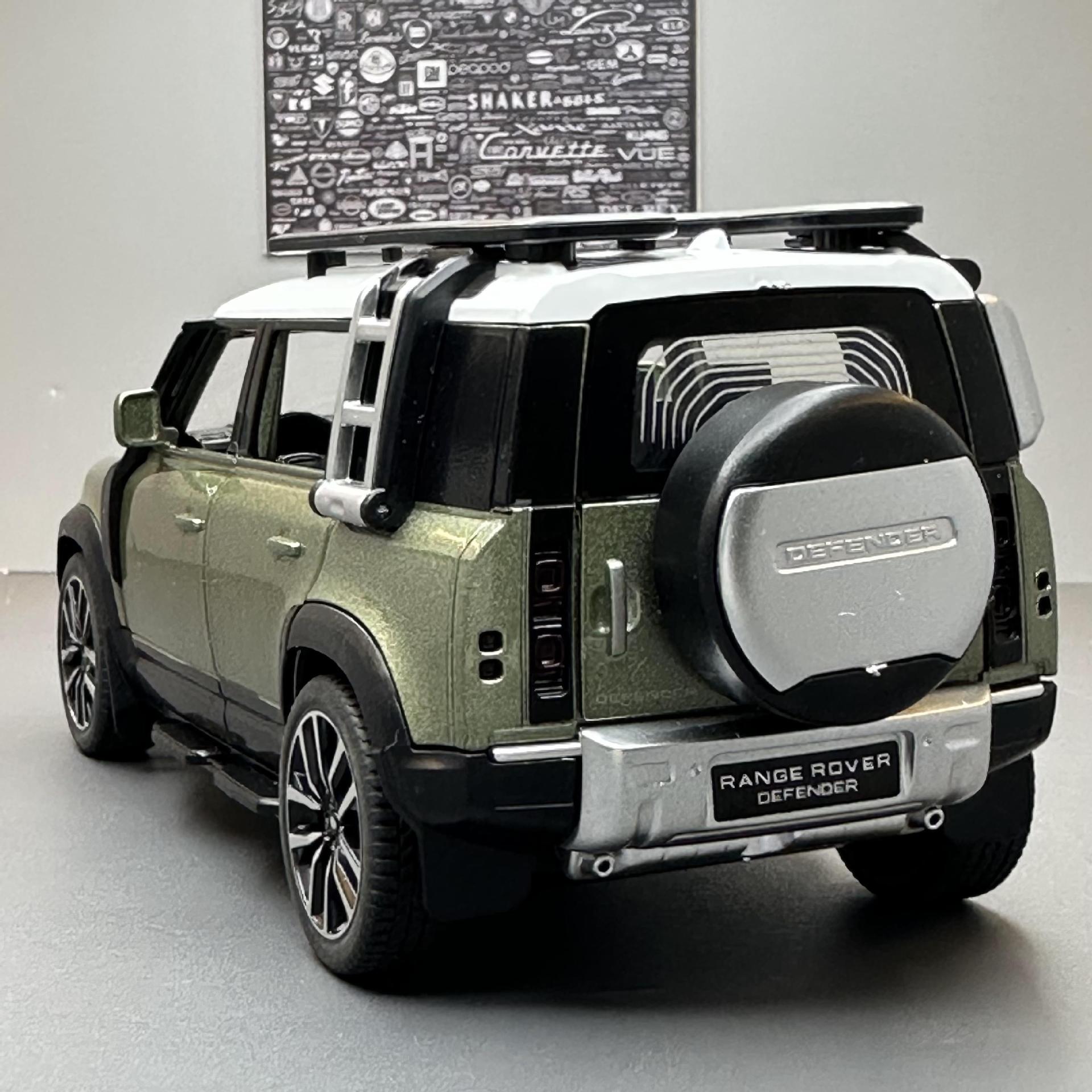 Qiyi aleación modelo de coche 1:32 genuino Land Rover guardia vehículo todoterreno Tire hacia atrás el sonido y la luz del coche de juguete modelo de música Decoración