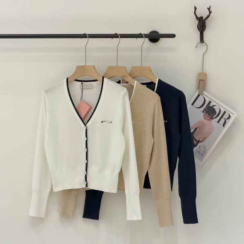 Nanyou High-End Women's Clothing Miu Series 26 New Style Elegant Versatile Color-Blocking Lace V-Neck Loose Knit Cardigan Top Nanyou High-End Women's Clothing Miu Series 26 New Style Elegant Versatile Color-Blocking Lace V-Neck Loose Knit Cardigan Top