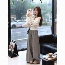 韩系慵懒感斜肩长袖针织衫女装春季宽松显瘦短款气质百搭露肩上衣