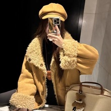 复古羊羔毛拼接翻领外套女装冬季保暖皮毛一体中长款上衣