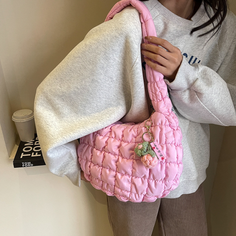 Bolso de hombro para mujer 2026, nuevo bolso casual de burbujas, estilo coreano, de algodón, plisado, tipo nube, a la moda, artículo de gran tendencia