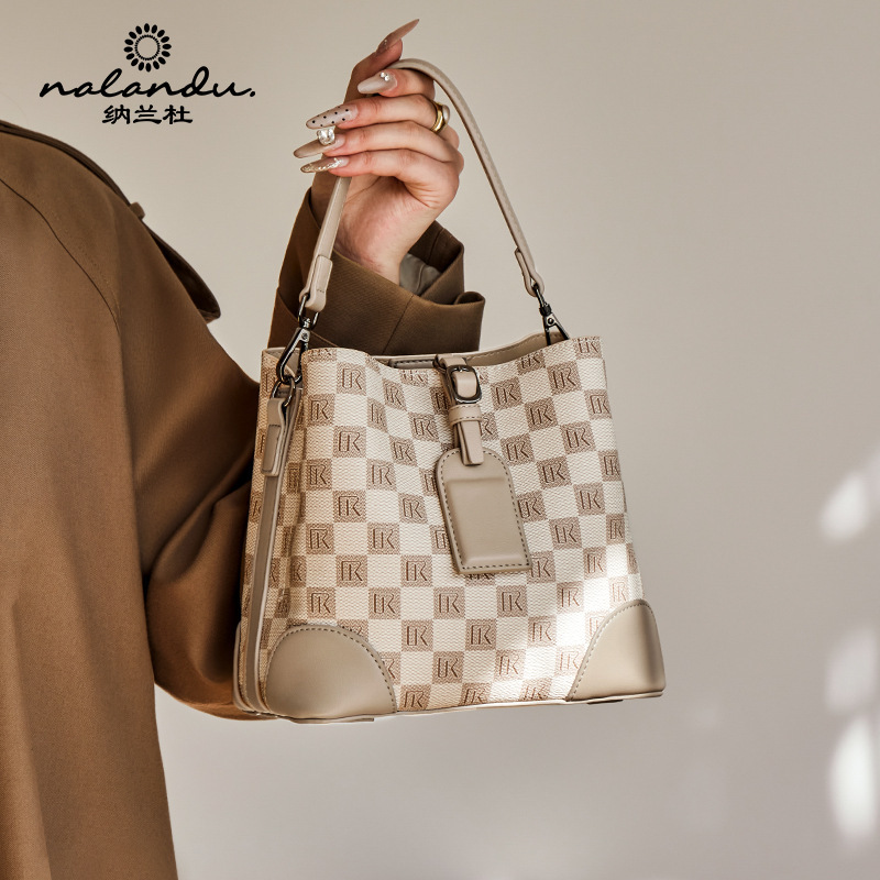 2026 New Spring and Summer Fashion Light Retro Spring and Summer Bucket Bag Versatile Handbag Women's Shoulder Crossbody Bag 2026 New Spring and Summer Fashion Light Retro Spring and Summer Bucket Bag Versatile Handbag Women's Shoulder Crossbody Bag