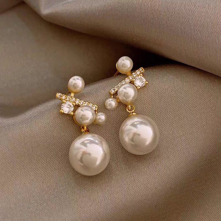 13 # Spliced ​​pearl zircon stud earrings