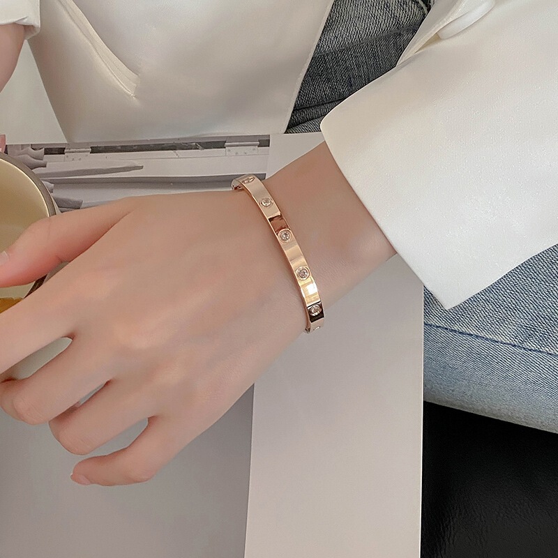 Snap star titanium steel bracelet niche design fashion couple bracelet 2022 Net red hot 18K specials