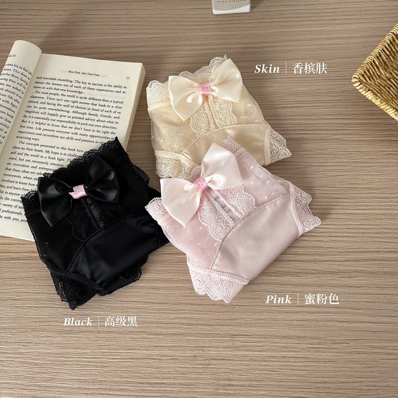 甘くて、キャラメルを欲しがっています。甘くて、フランスのレースの女性の下着を結びます。|undefined