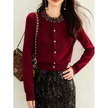 雯9470秋冬季减龄好看韩版时尚烫钻设计圆领单排扣长袖针织衫上衣