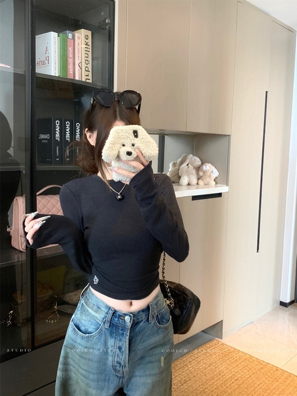 复古正肩长袖T恤女2025秋季新款设计感修身显瘦短款掐腰打底上衣|undefined
