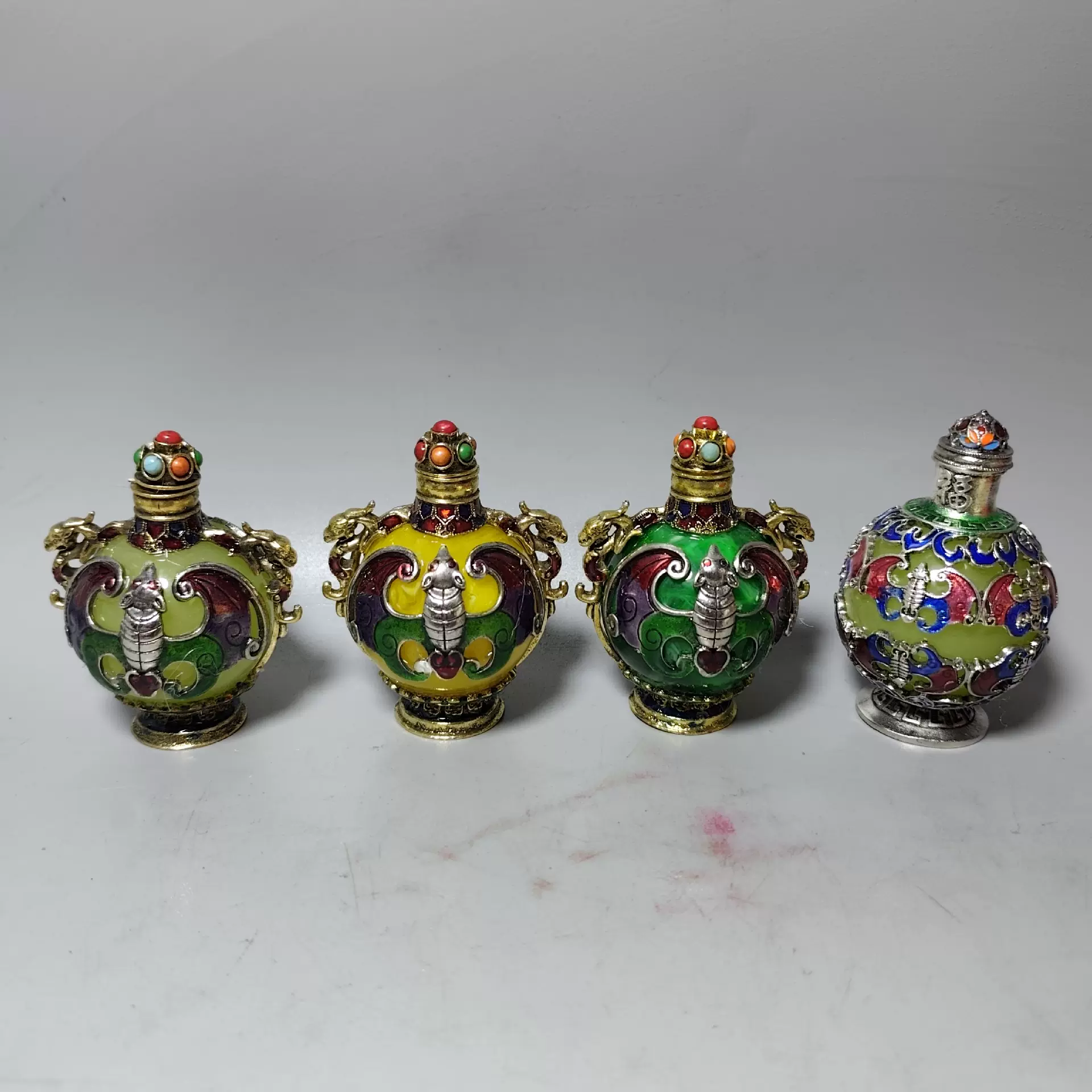 文玩仿古做旧鼻烟壶工艺品合金制镶嵌月光宝石鼻烟壶瓶摆件直播地