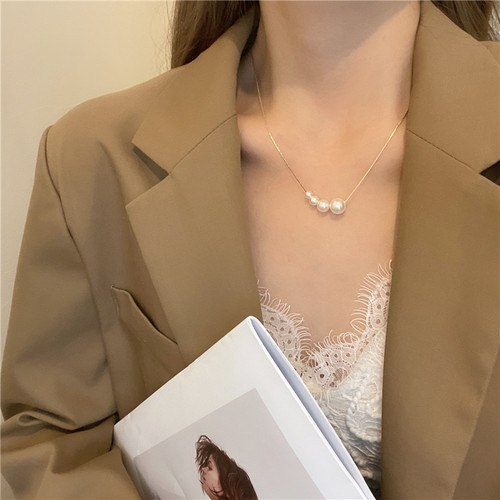 Summer Pearl Necklace  New Women's Light Luxury Unique Clavicle Chain Ins Design Necklace Simple Accessory