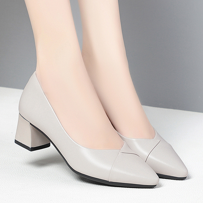 Spring and Autumn Black Tooling Work Women's Leather Shoes Middle-aged Mother's Shoes Single-layer Shoes Women's Shoes Soft Sole Thick Heeled Work Shoes for Women Spring and Autumn Black Tooling Work Women's Leather Shoes Middle-aged Mother's Shoes Single-layer Shoes Women's Shoes Soft Sole Thick Heeled Work Shoes for Women