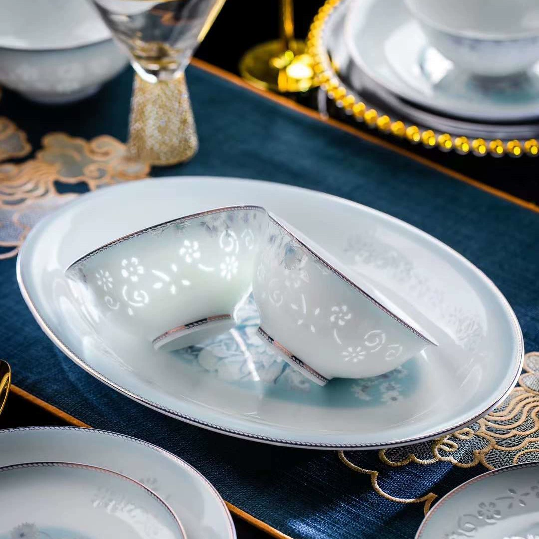 Свадебная посуда Jingdezhen высоко-белый фарфор утолщенные чаши и тарелки большой набор на десять человек свадебный приданый синяя и белая керамика