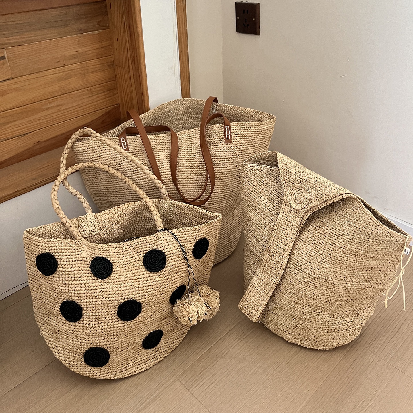 Women's Raffia Woven Bag - Summer Beach Vacation Style Shoulder Handbag, Korean Style Straw Bag - Thumbnail 2