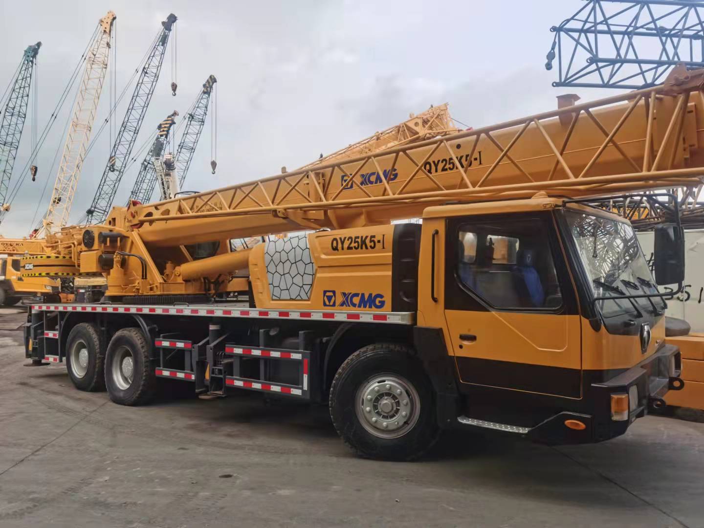 岀售徐工25吨汽车吊 25吨吊车 轮胎汽车吊 二手徐工吊车 QY25K5