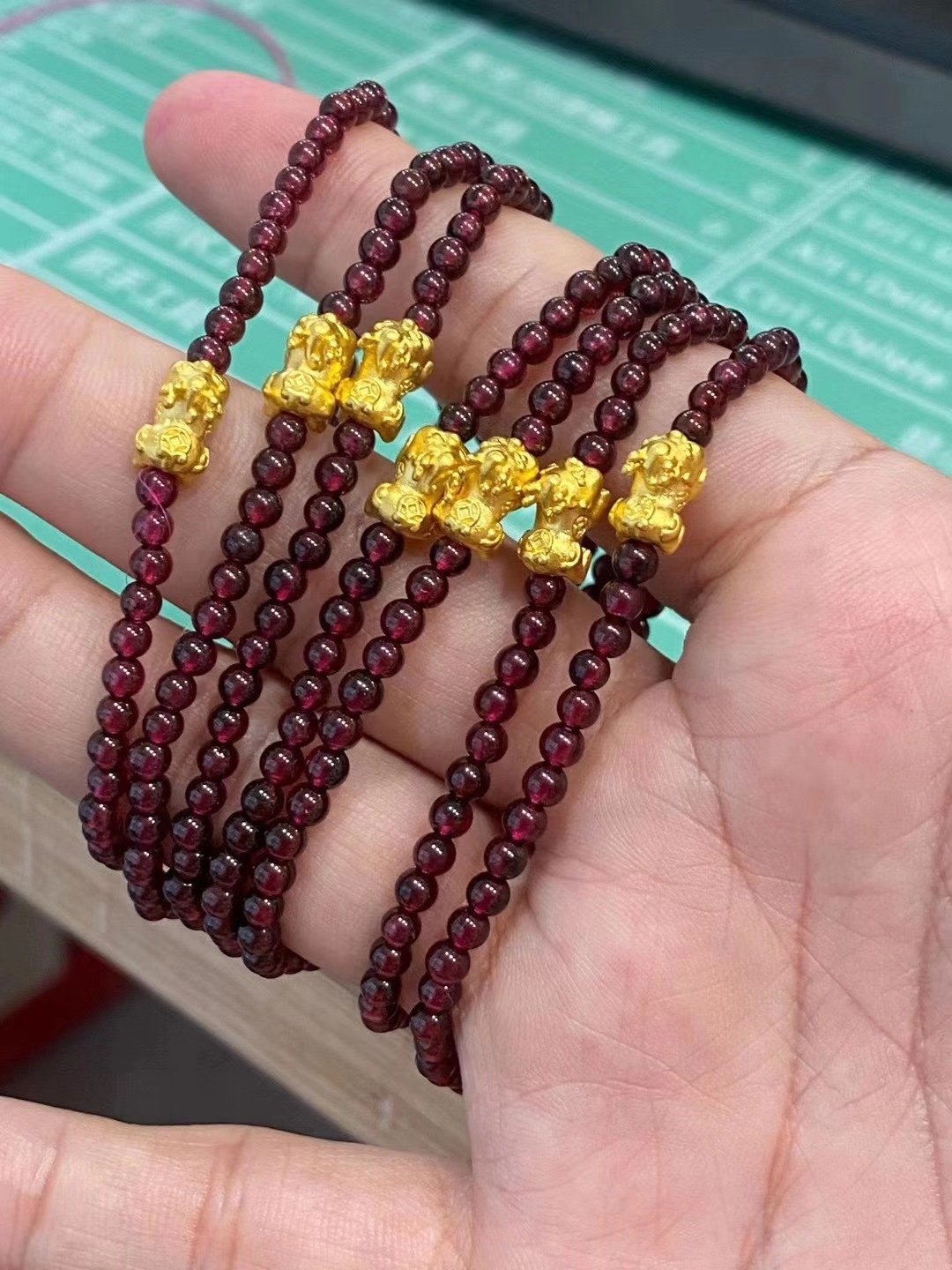 파이 시우 + 가넷 팔찌