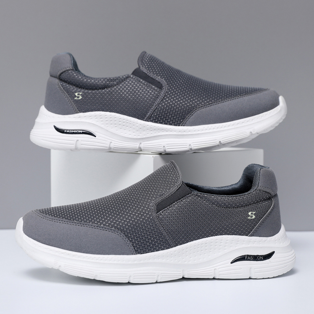 Papá zapatos nuevos zapatos ligeros transpirables diarios al aire libre zapatos al por mayor un pedazo de zapatos deportivos de mediana edad para hombres