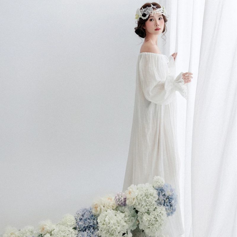 New Style Studio Minimalist Maternity Dress for Photo Shoots, White Theme, Fresh Artistic Photography Outfit for Pregnant Moms New Style Studio Minimalist Maternity Dress for Photo Shoots, White Theme, Fresh Artistic Photography Outfit for Pregnant Moms