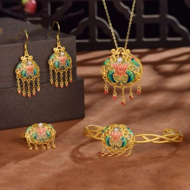 吊坠;耳坠;戒指