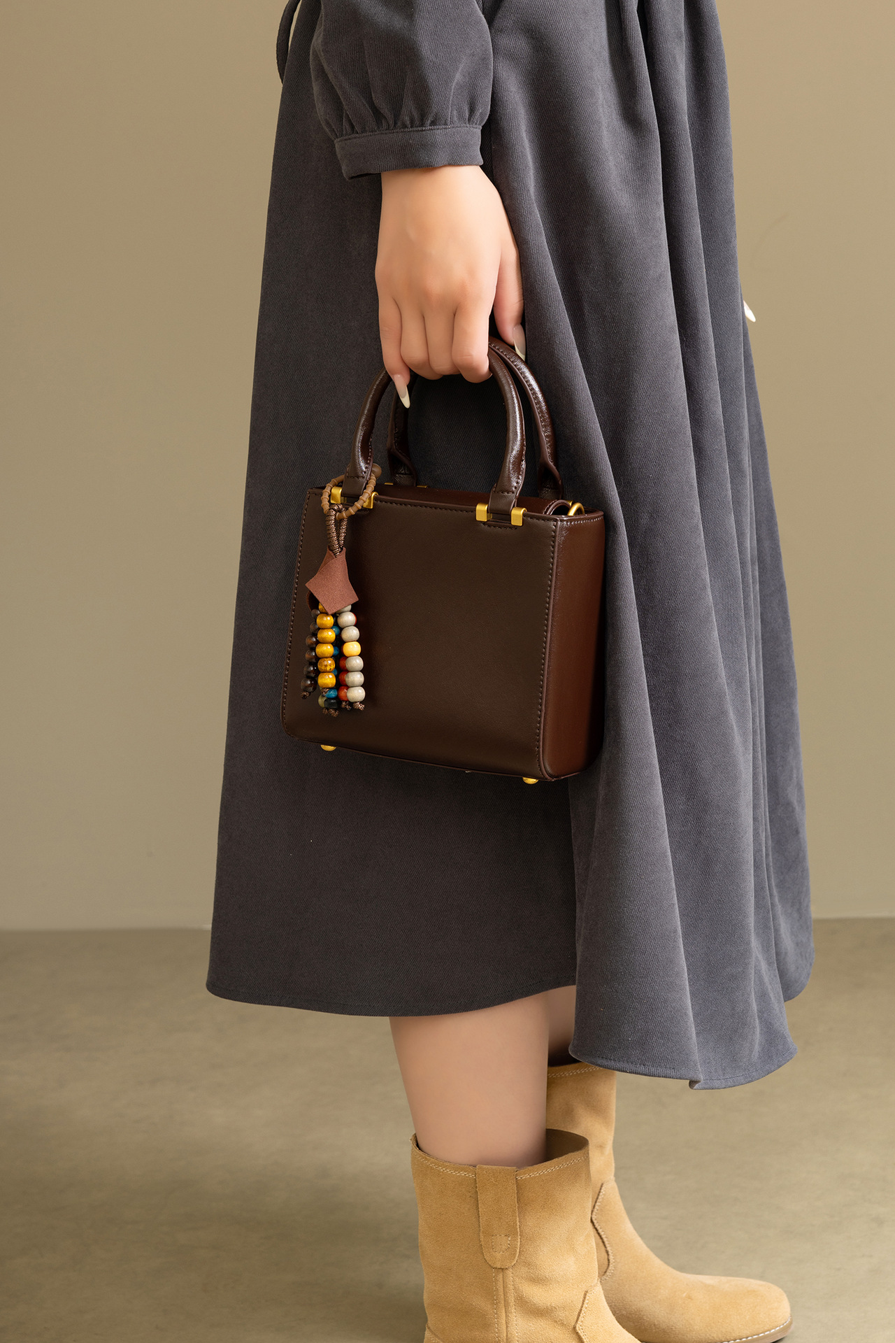 2026 Spring/Summer New Women's Casual Date Versatile Niche High-Texture Handbag Crossbody Bag With Pendant - Thumbnail 7