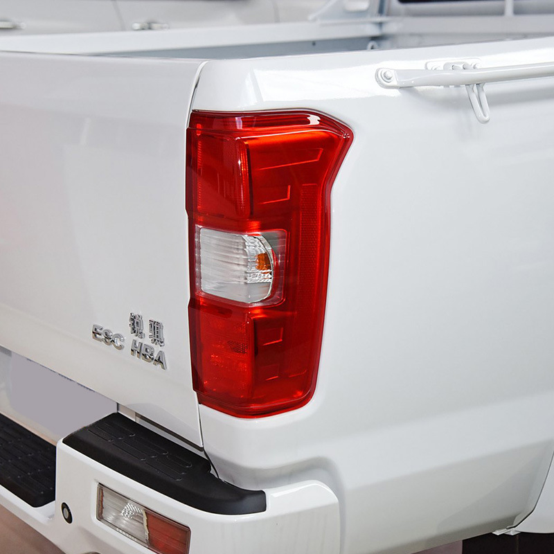 Suitable for Zhengzhou Nissan pickup Dongfeng Ruiqi P11 rear tail lamp assembly left and right rear headlight cover brake reversing lamp