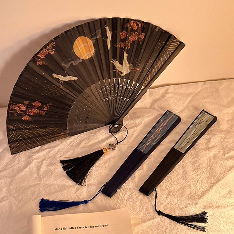 夏の時代の時代の携帯国風の新しい中国式のチャイナドレスのダンスの扇子の流蘇は竹の扇子の学生の古風の扇子を畳みます。|undefined
